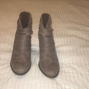Fergalicious boots size 8 never worn
